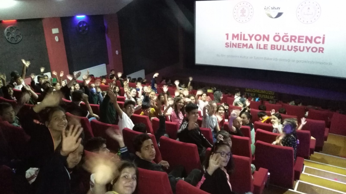 1 Milyon Öğrenci Sinema ile Buluşuyor Etkinliği Kapsamında Öğrencilerimiz Afacanlar: İş Başa Düştü Filmini İzlediler